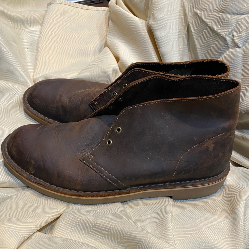 Clarks Collection Brown Leather Chukka Boots Size 9.5 Lace-up Ankle Boot